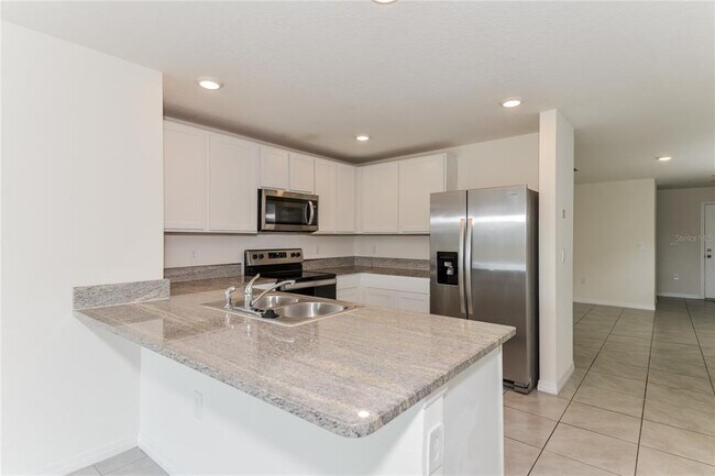 2933 Great Abaco Way in Bradenton, FL - Building Photo - Building Photo