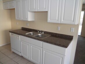 3409 Guthrie St in El Paso, TX - Foto de edificio - Building Photo