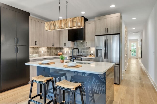 property at 660 Vernon Ave