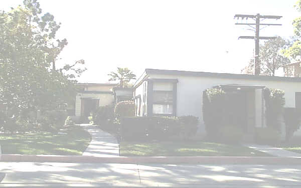 800 E Wilson Ave in Glendale, CA - Building Photo - Building Photo