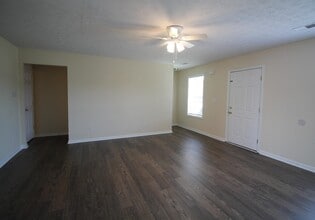 639 Miles Rd in Nicholasville, KY - Building Photo - Building Photo