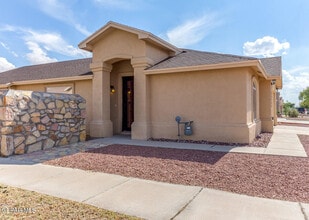 10964 Northview Dr in El Paso, TX - Building Photo - Building Photo
