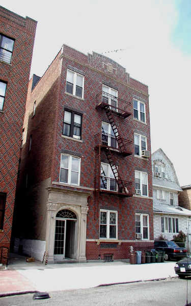 Grande Court in Brooklyn, NY - Building Photo