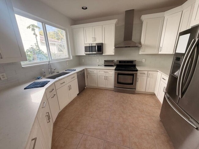 property at 1226 Avondale Ln