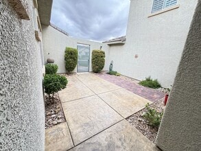 7516 Cliff Peaks St in Las Vegas, NV - Building Photo - Building Photo