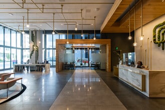 Core At Link in Miami, FL - Foto de edificio - Lobby