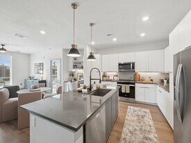 1993 Silver St in Houston, TX - Building Photo