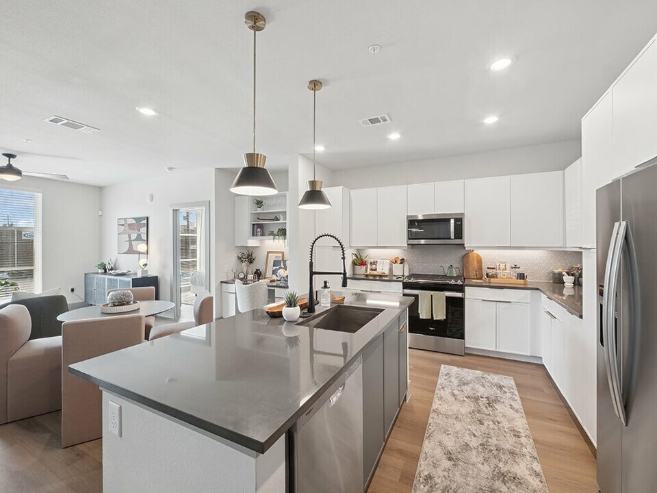 1993 Silver St in Houston, TX - Building Photo