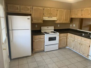 8512 Highland Glen Cir S in Memphis, TN - Building Photo - Building Photo