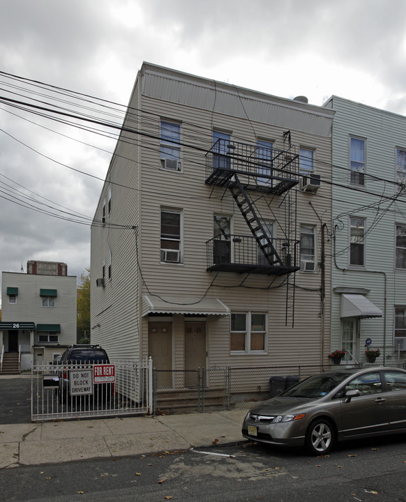 24 Tuers Ave in Jersey City, NJ - Building Photo