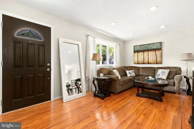 322 Woonsockett Ln in Silver Spring, MD - Building Photo - Building Photo