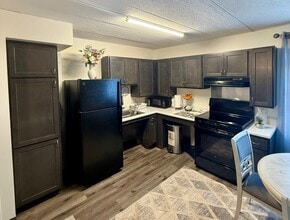 Aboussie Pavillion in St. Louis, MO - Foto de edificio - Building Photo