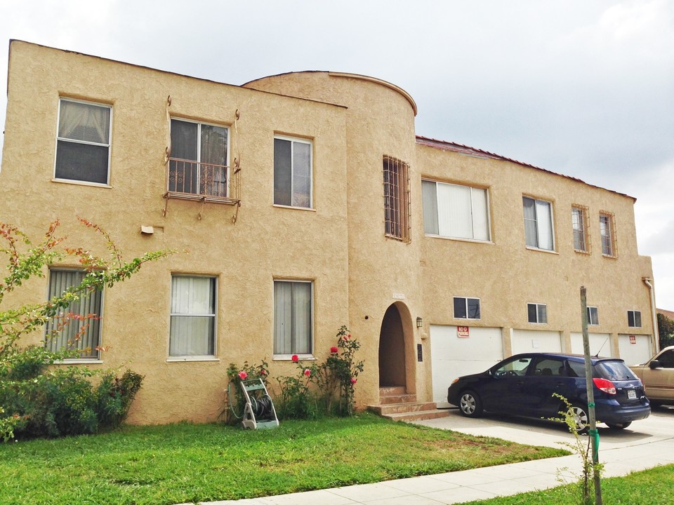 1072 Leonard Ave in Los Angeles, CA - Foto de edificio