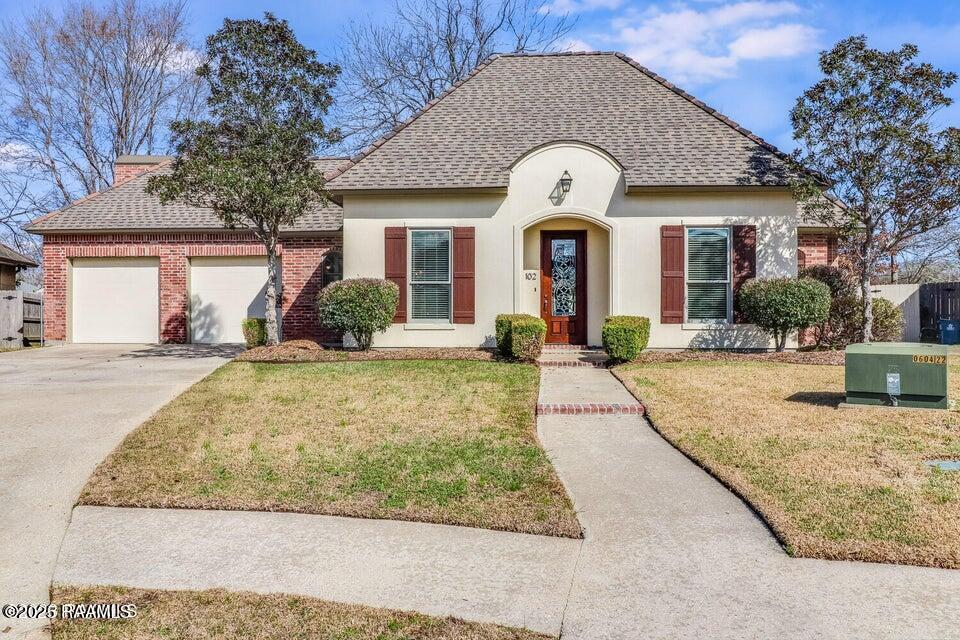 102 Croft Row in Lafayette, LA - Building Photo