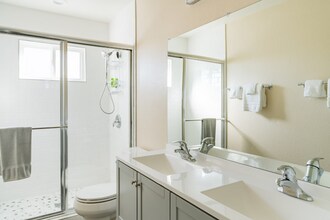 4327 Dawes St in San Diego, CA - Building Photo - Building Photo