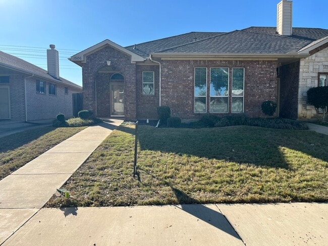 property at 1506 Poinsettia Blvd