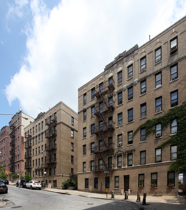 731-735 W 183rd St in New York, NY - Building Photo