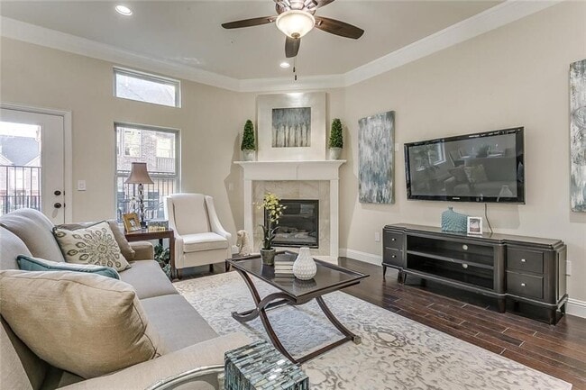 property at 580 Hampshire Dr