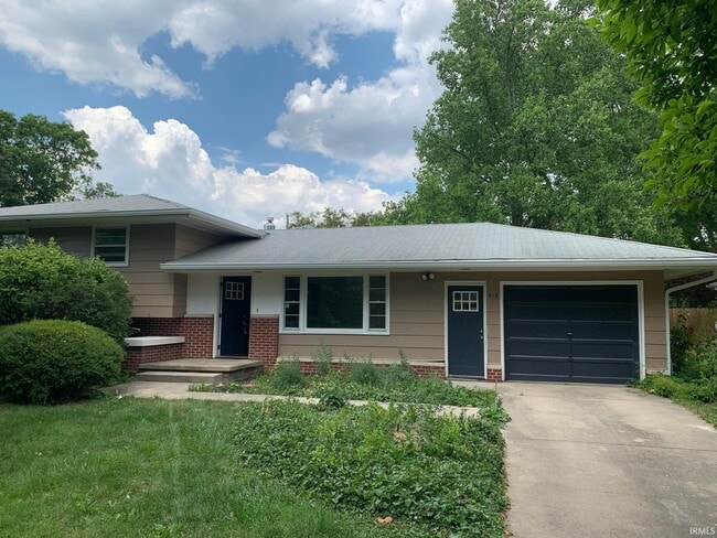 property at 912 Princess Dr