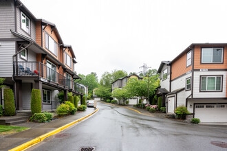 Villas At Mondavio in Redmond, WA - Foto de edificio - Building Photo