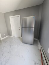 166 Spring St in New Haven, CT - Building Photo - Building Photo
