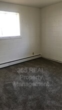 1231 Pleasant Acres Dr in Evans, CO - Building Photo - Building Photo