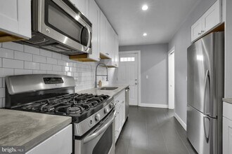 1519 Montrose St in Philadelphia, PA - Building Photo - Building Photo