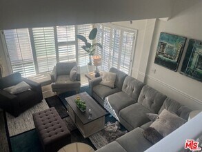 6400 Pacific Ave in Los Angeles, CA - Building Photo - Building Photo