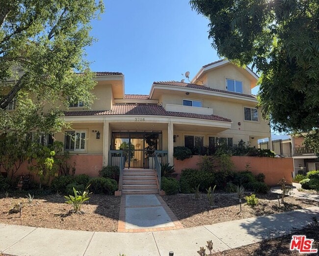 property at 2716 Honolulu Ave