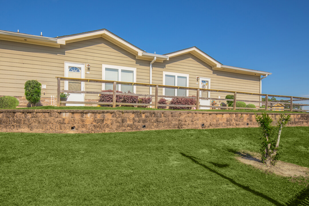 Coastal Breeze Villas in Gulfport, MS - Foto de edificio