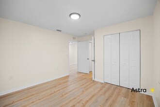 966 22nd Ave S in St. Petersburg, FL - Foto de edificio - Building Photo