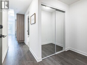 35-N335 Rolling Mills Rd in Toronto, ON - Building Photo - Building Photo