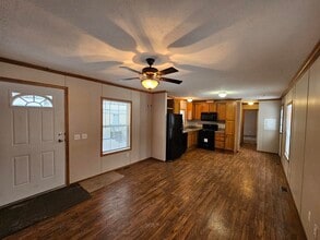 3 Spruce Ln in Weedsport, NY - Foto de edificio - Building Photo