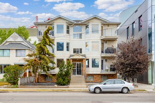 1516 11 Av SW in Calgary, AB - Building Photo