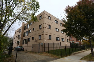 920 Bellevue St SE Apartments