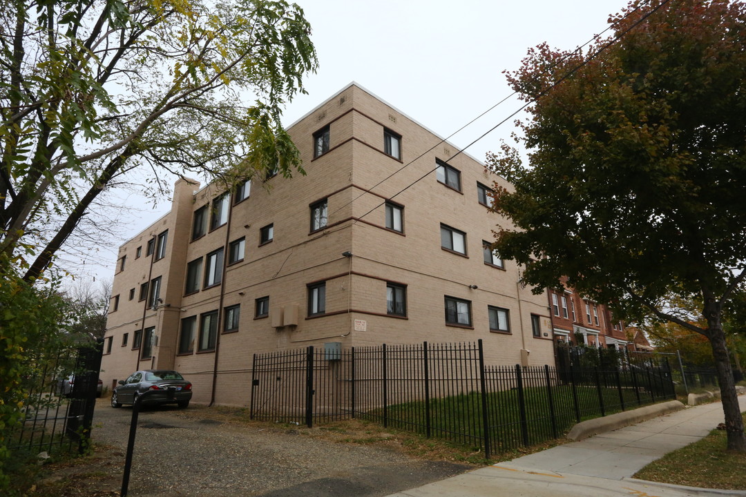 920 Bellevue St SE in Washington, DC - Building Photo