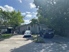 6316 Lincoln St in Hollywood, FL - Building Photo