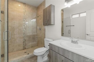 900 E Redbud Ave, Unit 16B8 in McAllen, TX - Building Photo - Building Photo