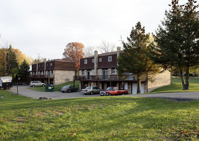 12375-12387 Cleveland Ave NW in Uniontown, OH - Foto de edificio - Building Photo