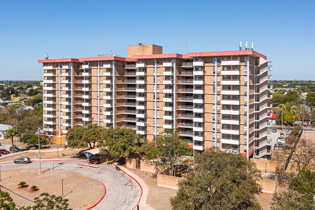 Villa Tranchese Apartments in San Antonio, TX - Building Photo