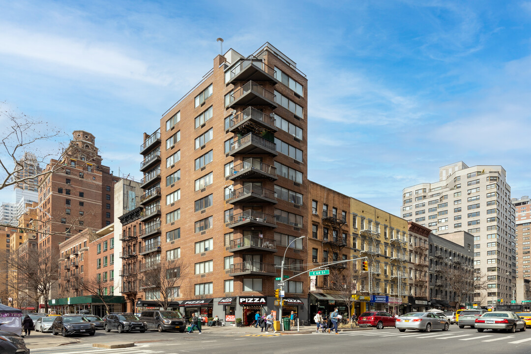 First Avenue Condominiums in New York, NY - Foto de edificio