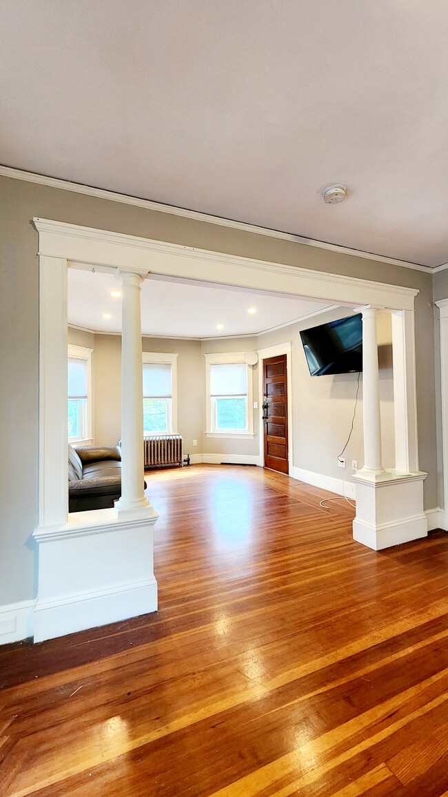 108 Hillside Ave in Pawtucket, RI - Building Photo - Building Photo