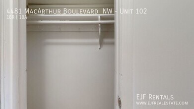 4481 MacArthur Blvd NW in Washington, DC - Foto de edificio - Building Photo
