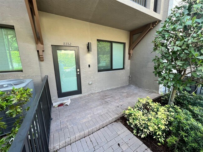 8332 NW 51st Terrace in Doral, FL - Building Photo - Building Photo