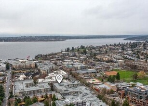 375 Kirkland Ave in Kirkland, WA - Foto de edificio - Building Photo