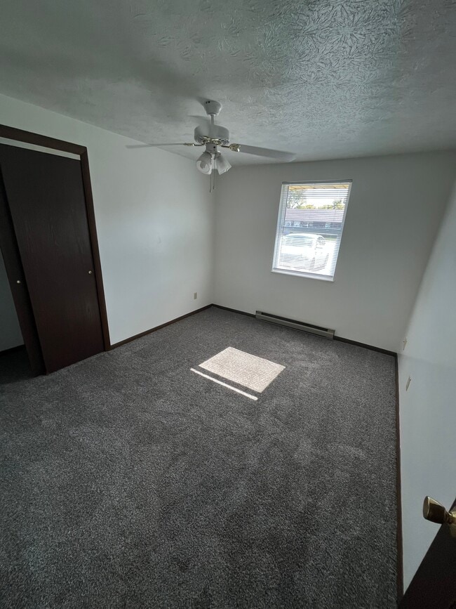 ROYAL OAKS APARTMENTS in Richmond, IN - Building Photo - Building Photo