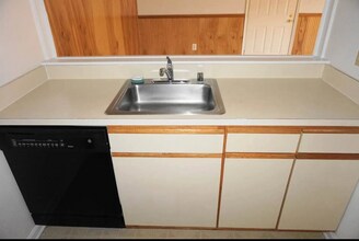 6 Banyan Wood Ct in Essex, MD - Building Photo - Building Photo