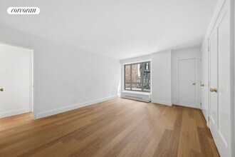 501 E 87th St in New York, NY - Building Photo - Building Photo