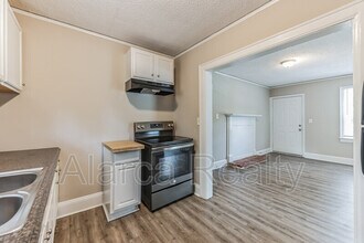 2044 Camp Greene St in Charlotte, NC - Foto de edificio - Building Photo