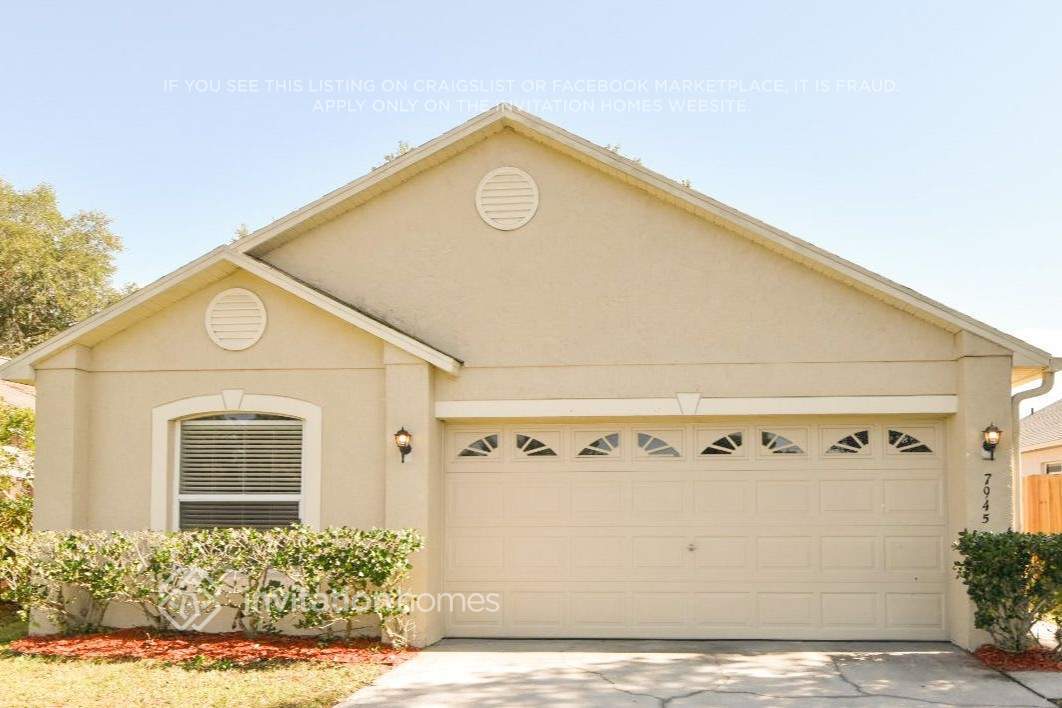 7945 Harbor Bend Cir in Orlando, FL - Foto de edificio